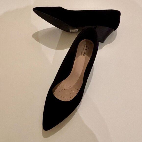 Clark's Black Suede Low Pumps 9.5 W - Picture 3 of 4